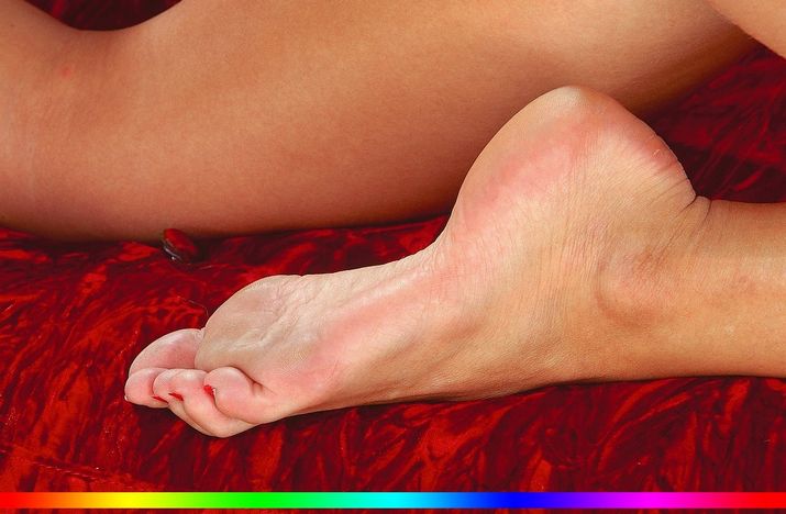 women with large feet fetish