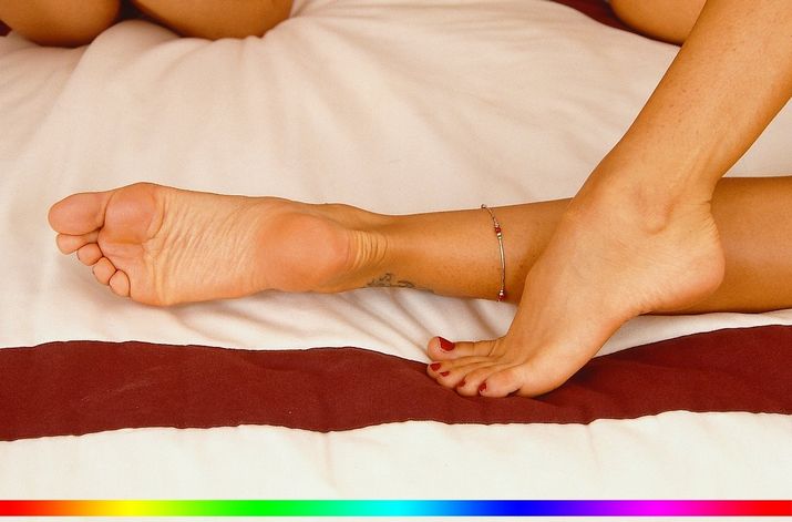 toe sucking foot fetish